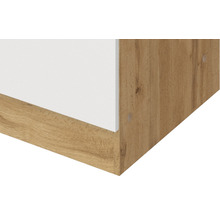 Detailansicht eines Möbels aus Holz und Weiß