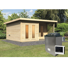 Außenaufnahme einer Gartensauna mit Holzverkleidung und Saunaofen