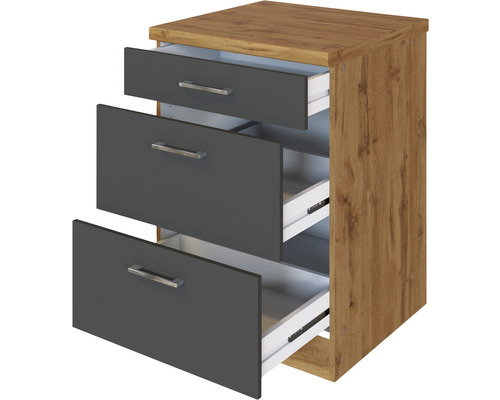 Nachttisch mit drei offenen Schubladen