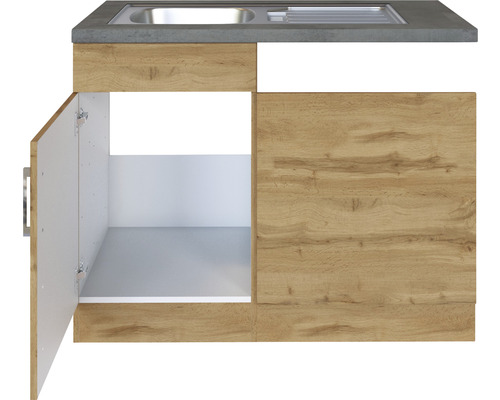 Küchenunterschrank mit Spüle und offener Tür