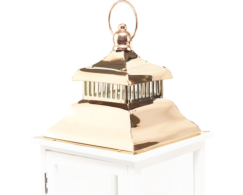 Detailansicht einer Gartenlaterne mit Metalldach