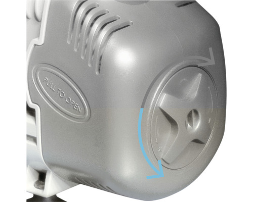 Detailansicht einer Pumpe mit der Aufschrift ''Ziehen zum Öffnen'' und Pfeilen, die die Drehrichtung anzeigen.