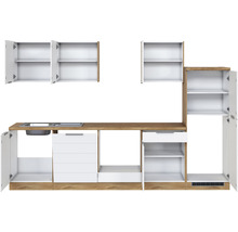 Küchenzeile mit Spüle, Schubladen und Schränken