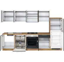 Küchenzeile mit Spüle, Geschirrspüler, Herd, Backofen und Kühlschrank