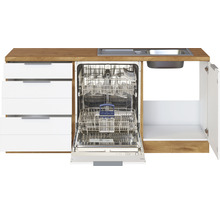 Küchenzeile mit Geschirrspüler, Spüle und Schubladen