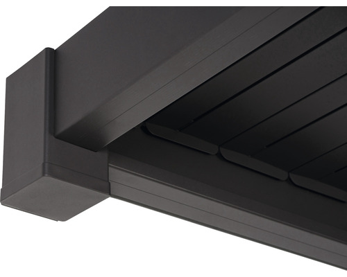 Detailansicht einer Terrassenüberdachung mit Lamellen