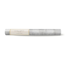 Tapetenrolle mit grauer Betonoptik von Laura Ashley