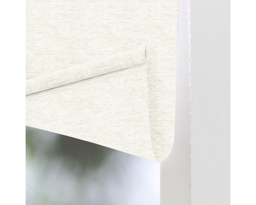 Detailansicht eines Rollos am Fenster