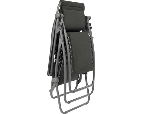 Zusammengeklappter Relaxsessel für den Garten