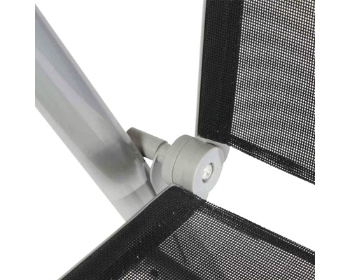 Detailansicht eines Insektenschutzgitters mit Rahmen und Drehmechanismus