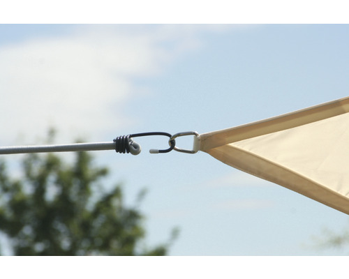 Befestigung eines Sonnensegels mit Gummiseil und Haken