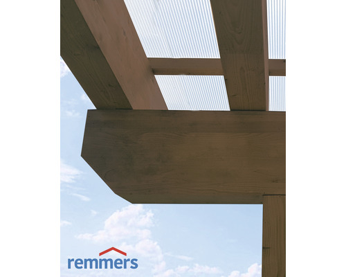 Detailansicht einer Holzkonstruktion mit transparentem Wellplattendach und Remmers Logo