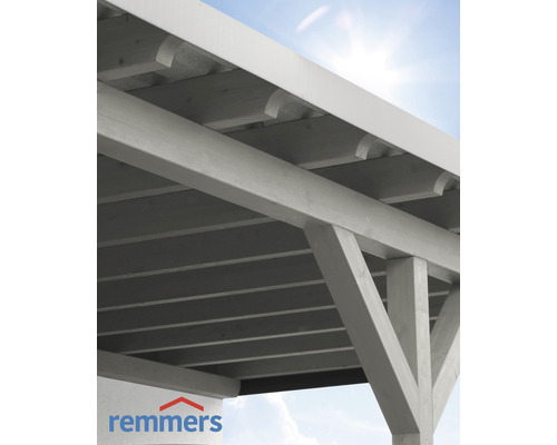 Holzpergola mit Remmers Logo