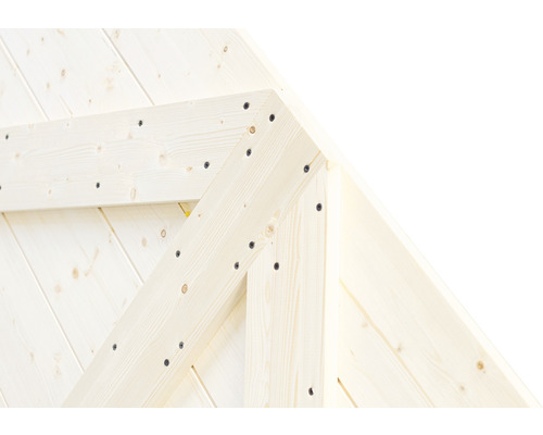 Detailansicht eines Dachstuhls aus Holz mit Schrauben