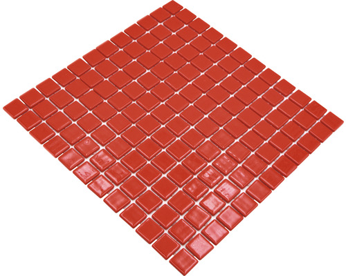 Quadratische Mosaikfliesen, angeordnet in einer quadratischen Form.