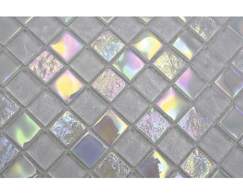 Nahaufnahme von quadratischen Mosaikfliesen