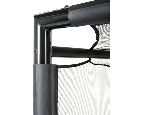 Detailansicht eines Fußballtors mit Netz