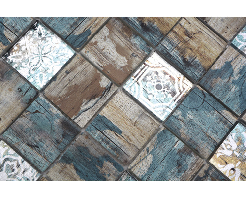 Mosaikfliesen mit Holz- und Musterdesign