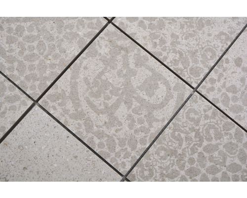 Fliesen mit Muster und Fugen