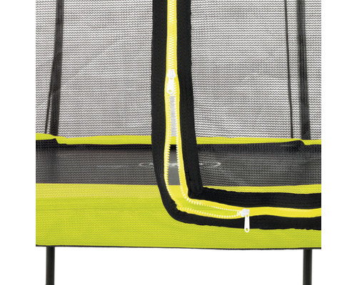 Detailansicht eines Trampolinsicherheitsnetzes mit Reißverschluss