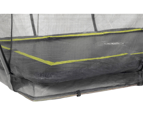 Detailansicht eines rechteckigen Trampolins mit Sicherheitsnetz