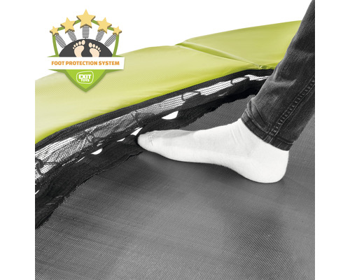 Detailaufnahme des Fußschutzes an einem Trampolin
