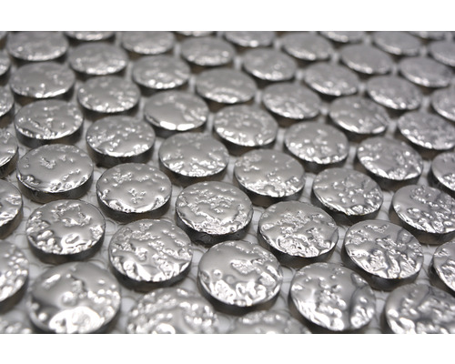 Silberfarbene Mosaikfliesen für Wand- und Bodengestaltung