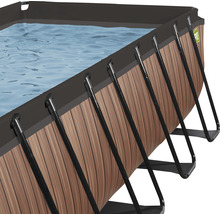 Detailansicht eines rechteckigen Aufstellpools mit Holzoptik und schwarzen Stahlstützen.