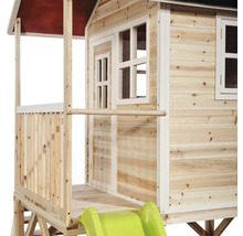 Holzspielhaus mit Rutsche für den Garten