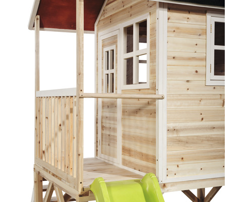 Holzspielhaus mit Rutsche für den Garten
