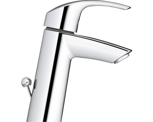 Glänzende Waschtischarmatur mit Ablaufgarnitur