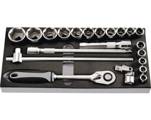 Steckschlüsselsatz mit Ratschengriff und verschiedenen Aufsätzen in einer Aufbewahrungsbox