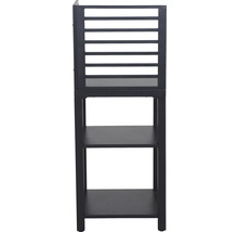 Schmaler Hochschrank mit drei Regalböden und einer Tür mit Lamellen
