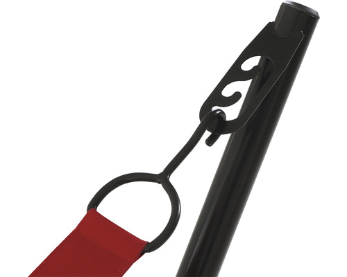 Detailansicht einer Hängemattenaufhängung mit Stahlrahmen