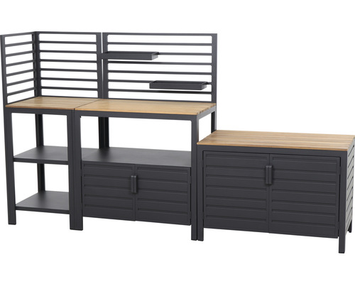 Gartenküchenzeile mit Arbeitsfläche, Schränken und Regalen