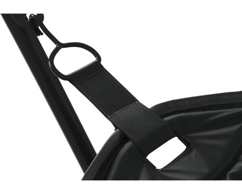 Detailansicht einer Stoffbefestigung an einem Gestell