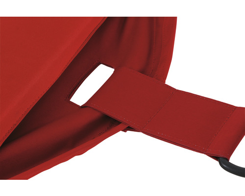 Detailaufnahme einer roten Hängemattenbefestigung mit Schlaufe