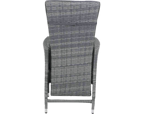 Rückansicht eines grauen Gartenstuhls aus Rattan
