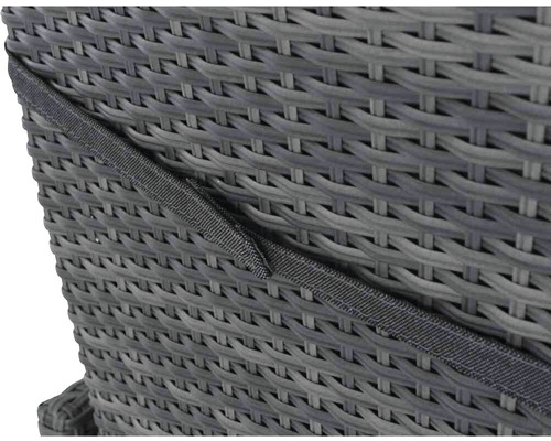 Detailansicht eines Rattan Gartenmöbels mit Textilband