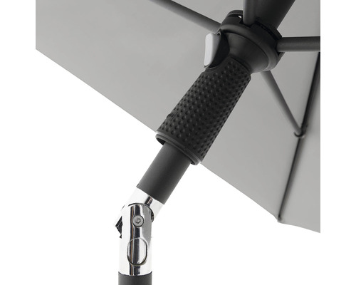 Detailansicht eines Sonnenschirms mit Knickvorrichtung