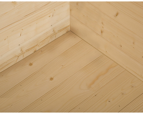 Innenansicht eines Gartenhauses mit Holzwänden und Holzboden