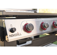 Nahaufnahme der Bedienelemente eines Nexgrill Grills mit Drehknöpfen und dem Nexgrill Logo