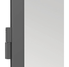Detailansicht eines Fensters mit Beschlag