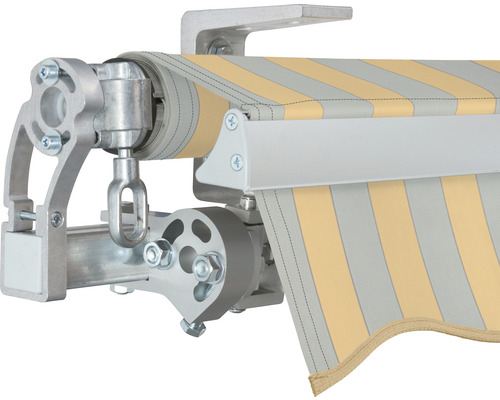 Detailansicht einer Markise mit gestreiftem Stoff und Aluminiumgestell