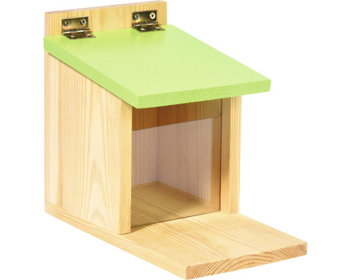 Vogelhaus aus Holz mit grünem Dach