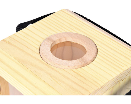 Holzspielzeugdetail mit Loch