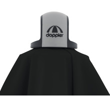 Detailansicht eines schwarzen Doppler Regenschirms mit dem Doppler Logo