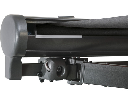 Detailansicht einer Gelenkarmmarkise mit Gelenkarmen