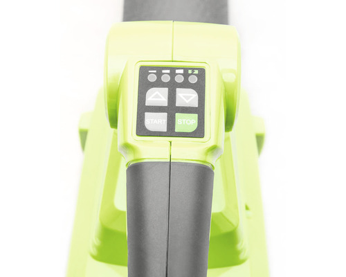 Detailaufnahme der Steuerelemente eines Laubbläsers mit Start- und Stoppknopf