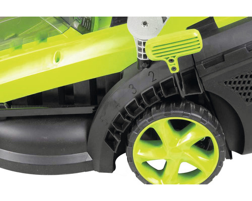 Detailaufnahme eines Rasenmähers mit Höhenverstellung